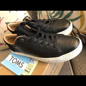 TOMS Black Lennox sneakers size 10